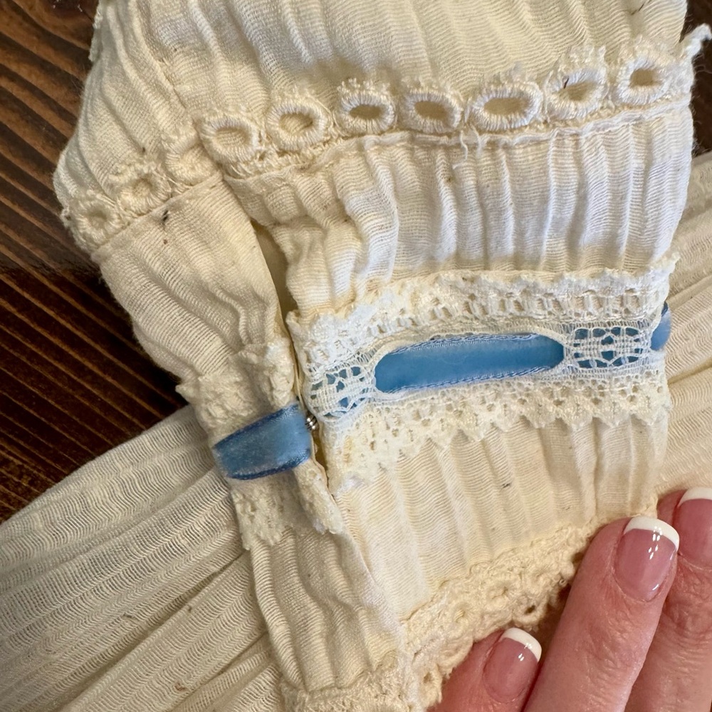 Vintage Handmade Ecru Cotton Gunne Sax Style Dress‎ with Blue Velvet Trim - Picture 6 of 13